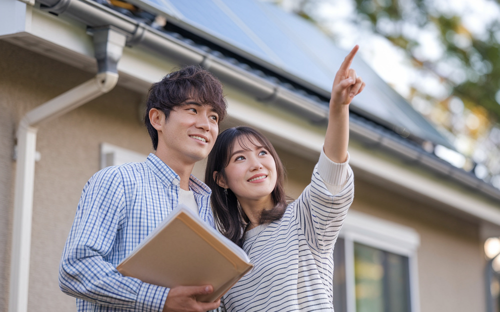 新築戸建の屋根材選びで損しない？仲介手数料無料で住宅メンテナンス費用と雨樋太陽光パネルも確認の画像