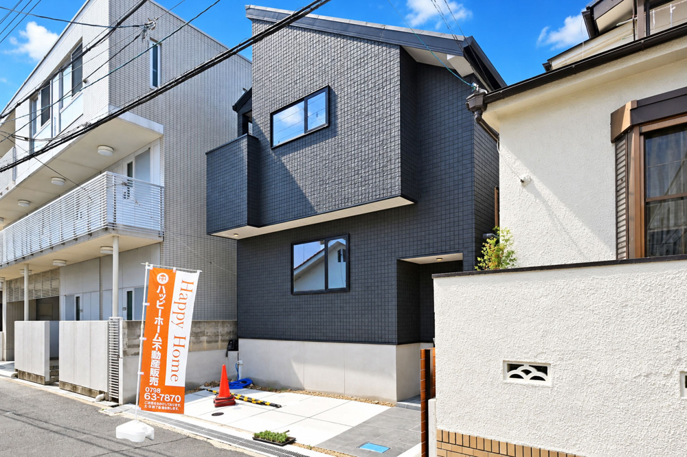 【堂々完成】ハッピータウン豊中市本町8丁目新築戸建の画像