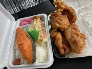 トマトの弁当の画像