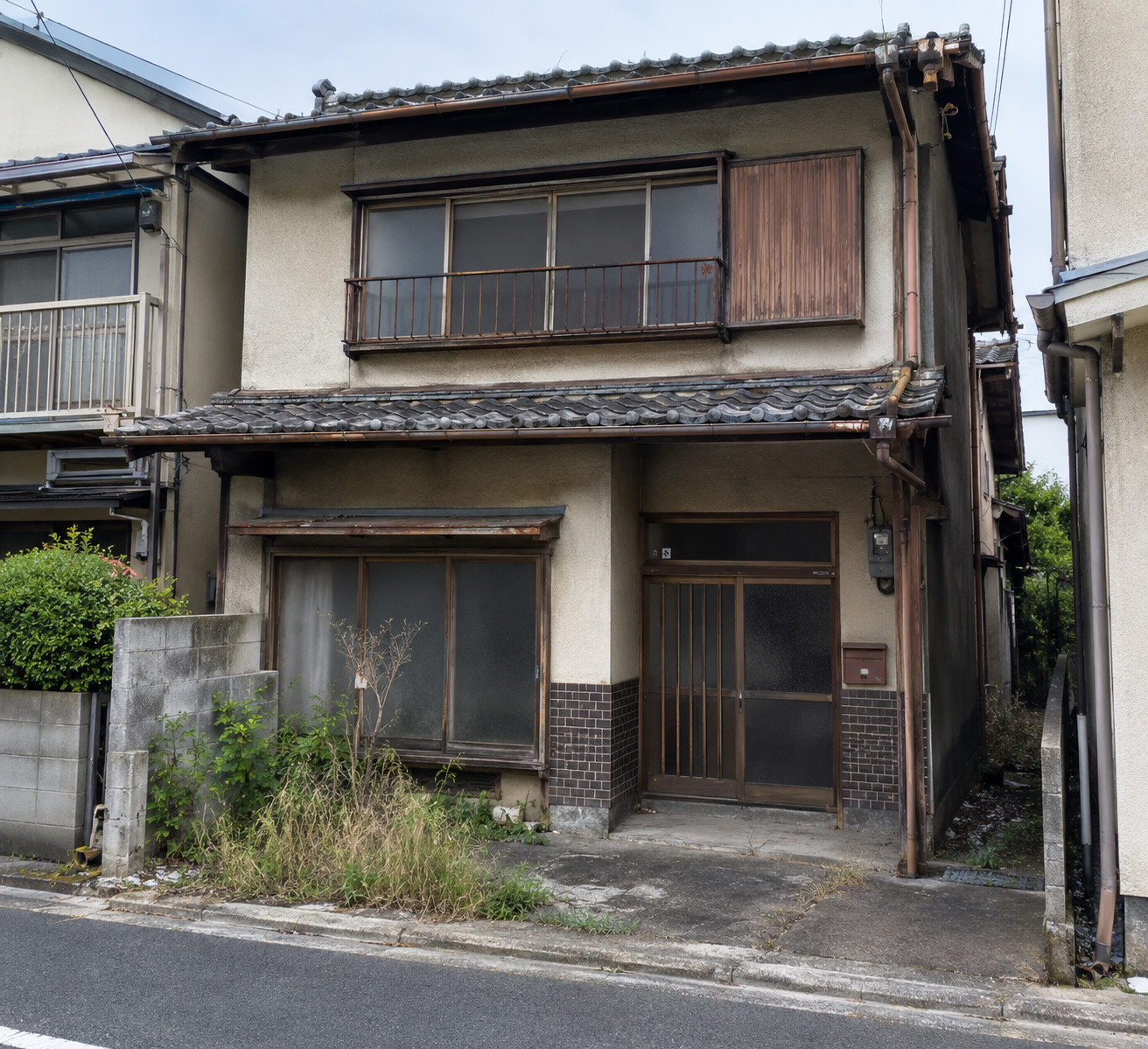 【2026】京都市右京区の築50年相続空き家を売却したい方へ?家財放置時の価格や期間と問題点を解説の画像