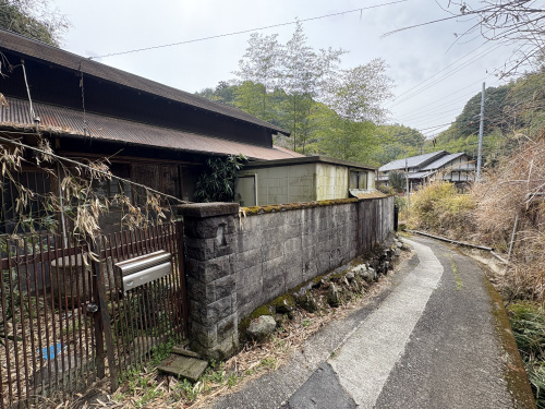 奈良県三郷町で古家付き土地を買取　伐採・残置物撤去後、家庭菜園用地として再活用の画像