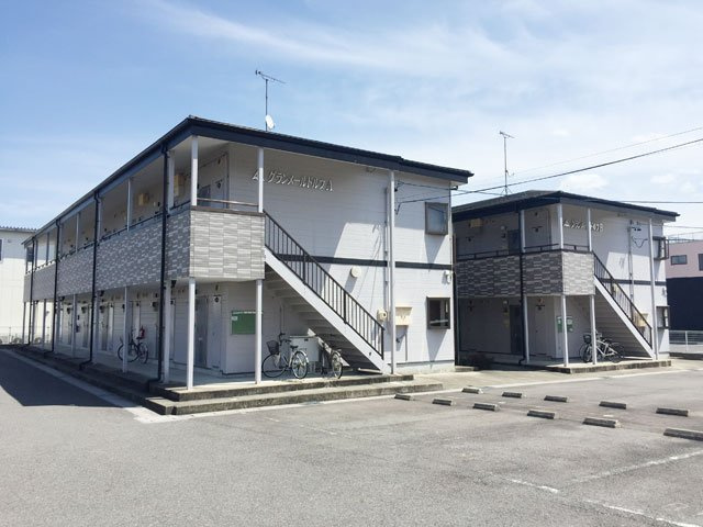賃貸アパート　グランメールドルフ　外観写真