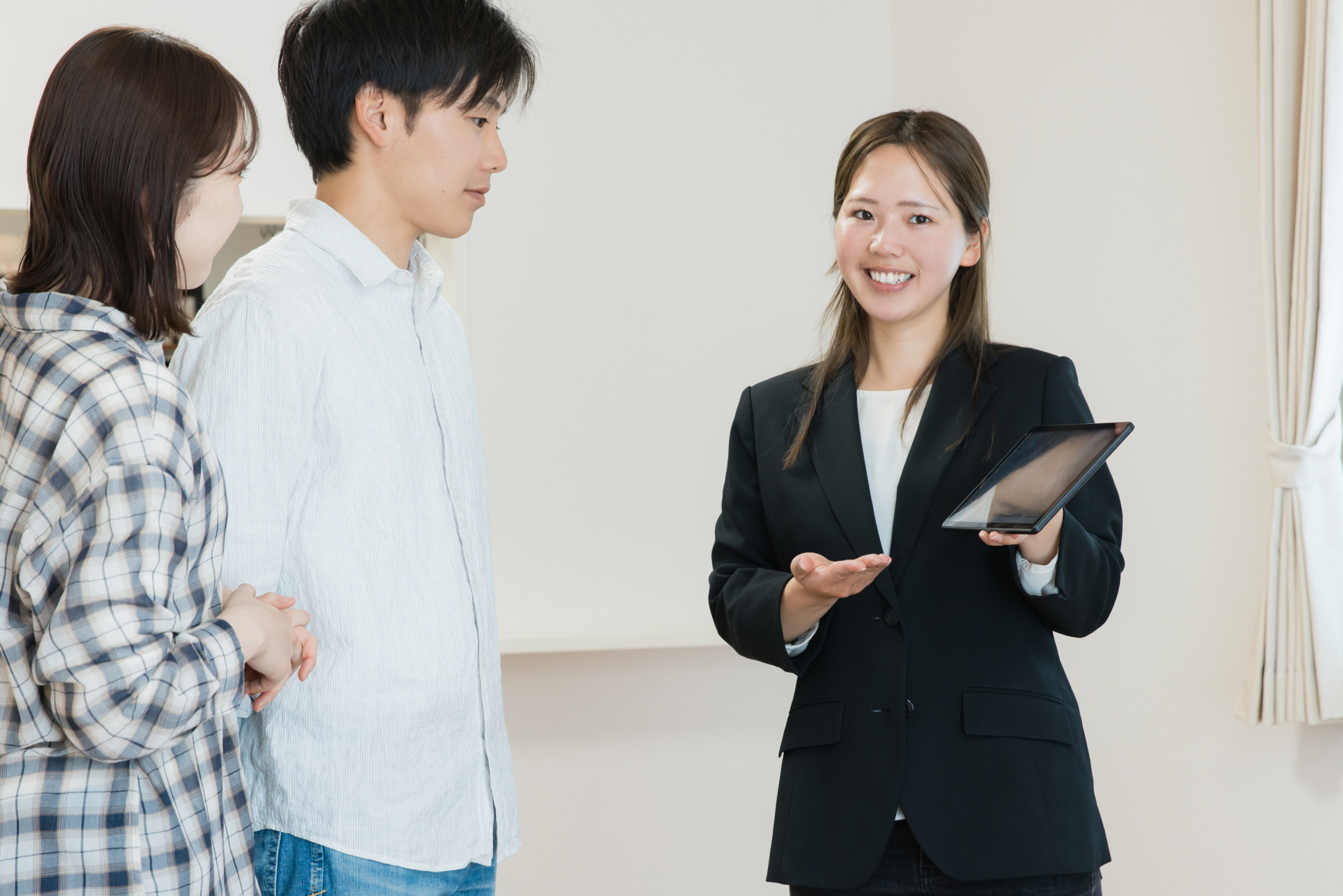 これってコンプライアンス違反?年々厳しくなるコンプラ事情|不動産業・接客業のコンプライアンス違反事例と対策の画像