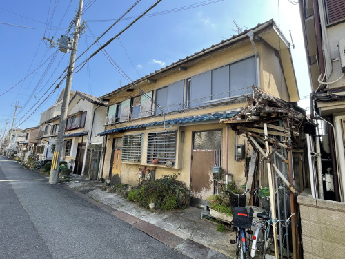 大和郡山市小林町で二戸一住宅を買取　ゴミ屋敷・雨漏り・床腐食のある物件を再生の画像