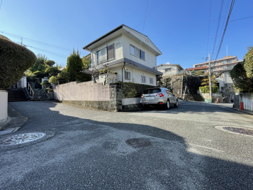 奈良市富雄北で再建築が難しい戸建てを買取　古い石積擁壁・駐車場なしの相続物件の画像