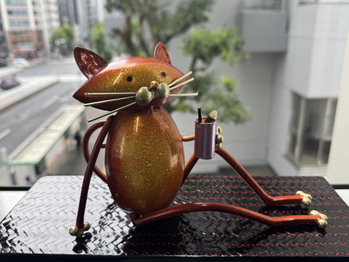 猫の置物いろいろの画像