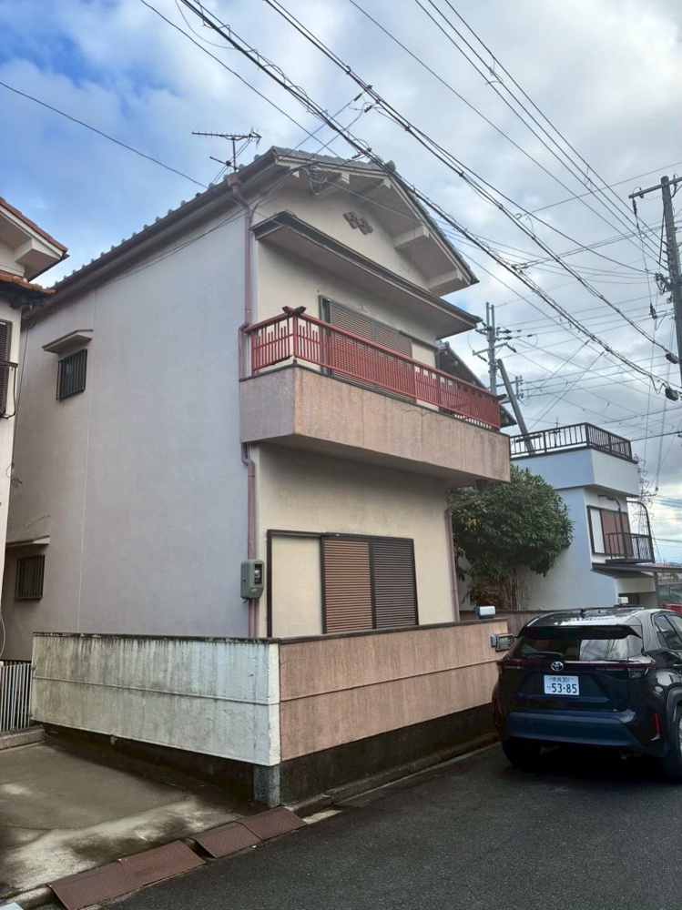 葛城市北花内で狭小戸建てを買取　解体・共有ブロック補修後、駐車場用地として売却の画像