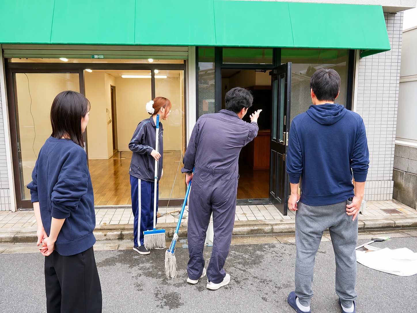 雑巾がけ作業
