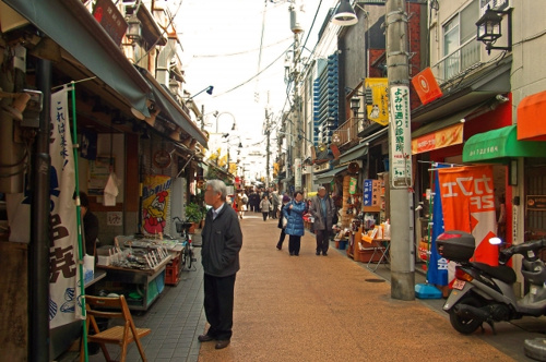 初台エリアの商店街