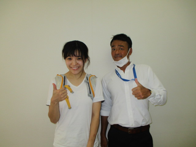キックボードの女の画像