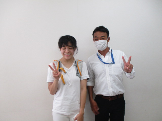 キックボードの女の画像