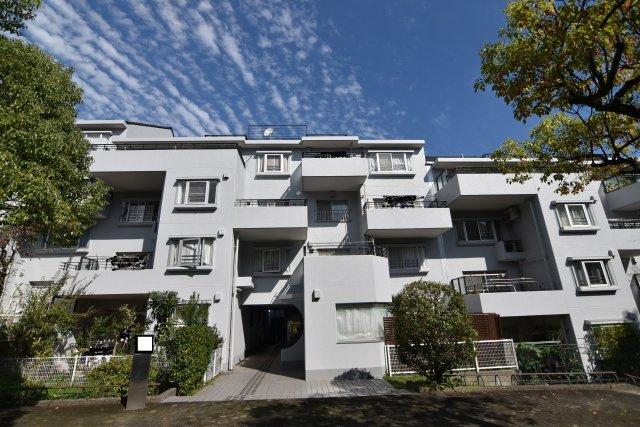 2階住戸と環境を気に入られご成約となりました。の画像