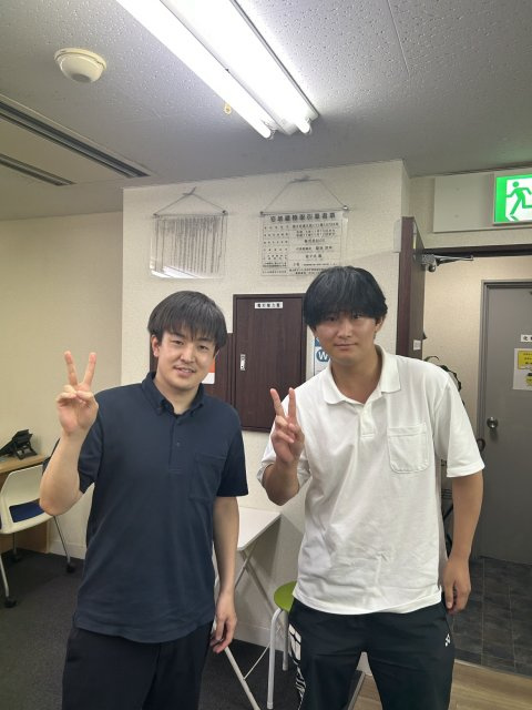 E様
