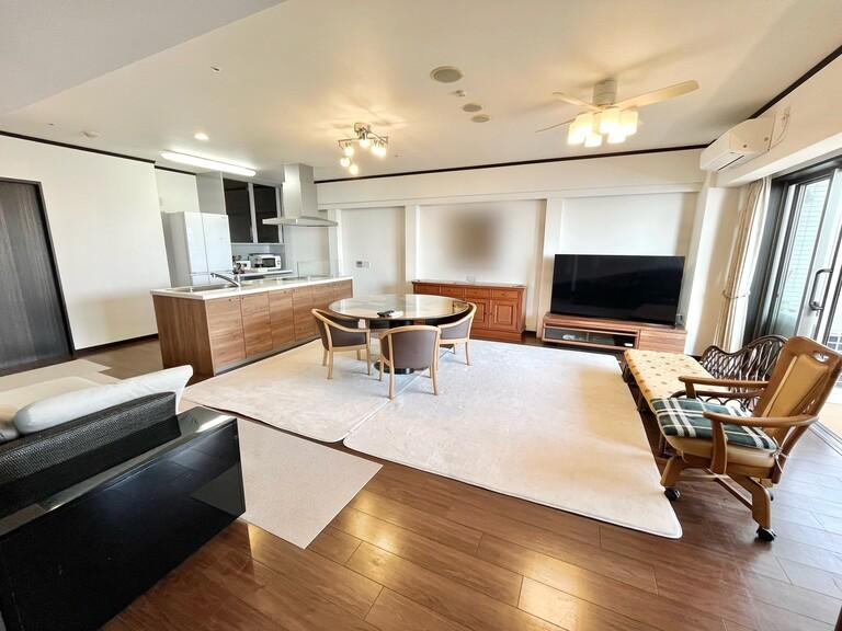 【芦屋市上宮川町｜ラリーブ芦屋｜40代｜「購入した時より高く売れると聞きました。でも、本当に今が売り時なのか迷いました」マンション売却事例｜ADY様】の画像