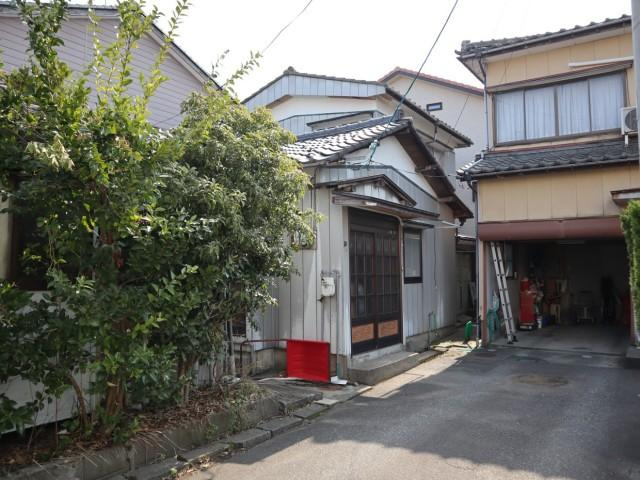 【西宮市今津曙町｜60代｜「古い家を壊せば、普通の土地として売れると思っていました」接道条件を確認して進めた実家売却事例｜AET様】の画像