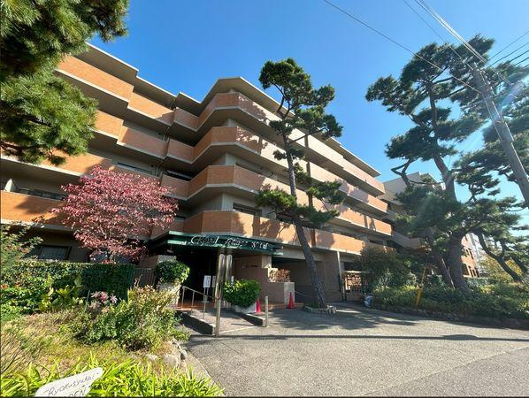 【芦屋市朝日ケ丘町｜芦屋朝日ヶ丘北公園アーバンライフ｜50代｜「半年以上売れず、もう大幅に値下げするしかないと思っていました」マンション売却事例｜AEY様】の画像