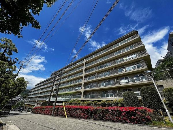 【芦屋市翠ケ丘町｜パーク・ハイム芦屋翠ケ丘｜50代｜「私が使っている駐車場を、そのまま買主さんへ渡せると思っていました」マンション売却事例｜AHE様】の画像