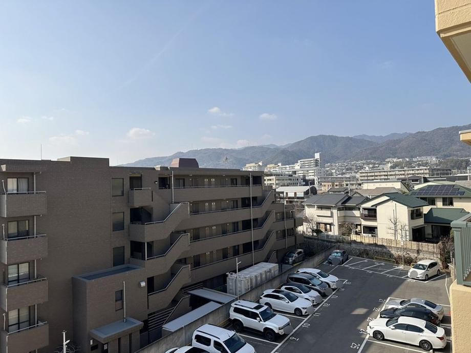 【芦屋市翠ケ丘町｜パーク・ハイム芦屋翠ケ丘｜50代｜「私が使っている駐車場を、そのまま買主さんへ渡せると思っていました」マンション売却事例｜AHE様】の画像