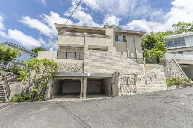 【西宮市苦楽園二番町｜60代｜「50年以上使ってきた家の入口。全部うちの土地だと思っていました」相続土地売却事例｜AID様】の画像