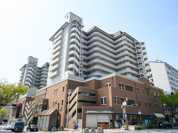 【芦屋市大原町｜ラポルテ東館｜60代｜「玄関前のポーチは自分のスペースなので、収納ボックスもそのまま置いていけると思っていました」マンション売却事例｜AKG様】の画像