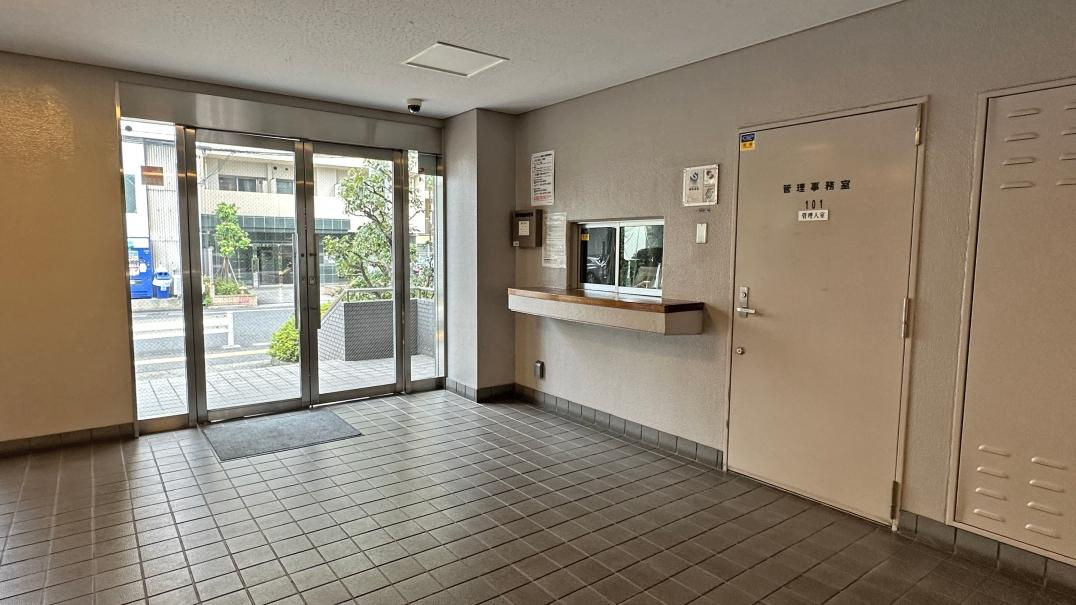 【芦屋市東芦屋町｜芦屋東山町アーバンライフ｜60代｜「管理人さんがいるので、留守中の荷物や鍵も預かってもらえると思っていました」マンション売却事例｜ALM様】の画像