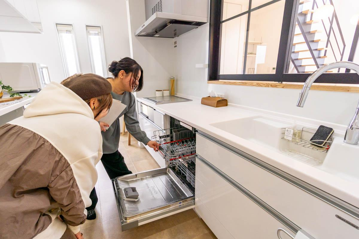 【芦屋市業平町｜芦屋川アーバンライフ｜50代｜「食洗機が付いているので、壊れても好きな機種へ簡単に交換できると思っていました」マンション売却事例｜AMI様】の画像