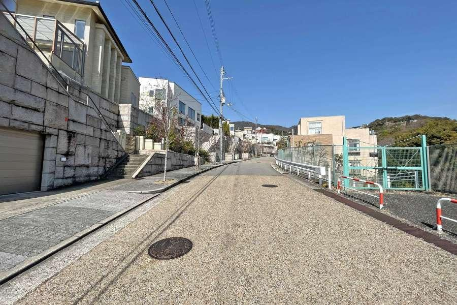 【西宮市苦楽園六番町｜60代｜「階段下は物置だと思っていて、奥を見たことがありませんでした」相続戸建売却事例｜ANT様】の画像