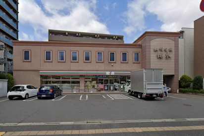 セブンイレブン 千葉新田町店の画像1