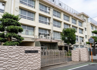 練馬区立谷原中学校の画像