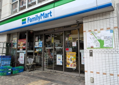 ファミリーマート 横須賀中央西口店の画像1