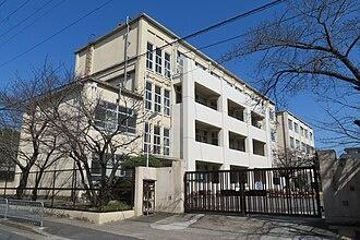 京都市立 桃陵中学校の画像1