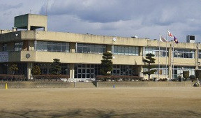 伊勢崎市立殖蓮中学校の画像1