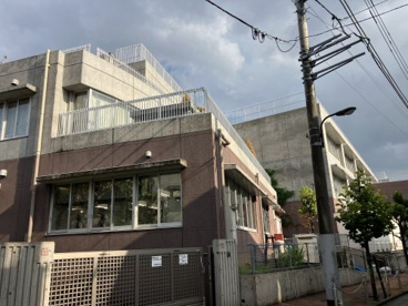 豊島区立西池袋中学校の画像1