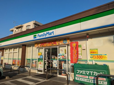 ファミリーマート坂戸中小坂南店の画像1