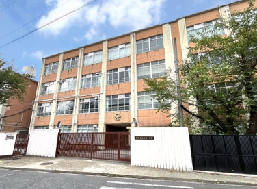 栗陵中学校の画像1