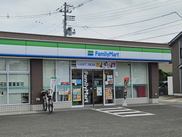 ファミリーマート 遠見塚二丁目店の画像1