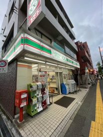 ローソンストア100 金沢六浦一丁目店の画像1
