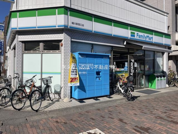 ファミリーマート 桶川駅西口店の画像1