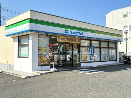 ファミリーマート 都筑中川区役所通り店