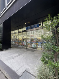 ローソン赤坂氷川公園前店の画像1