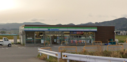 ファミリーマート 平川岩館店の画像1