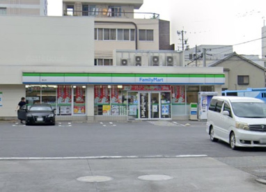 ファミリーマート 高辻店の画像1