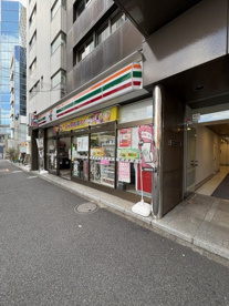 セブン-イレブン港区乃木坂駅南店の画像1