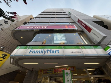 ファミリーマート北青山二丁目店の画像1