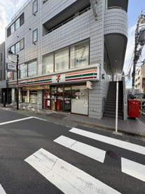 セブン-イレブン神宮前店の画像1