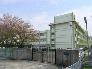  大阪府立みどり清朋高等学校の画像1