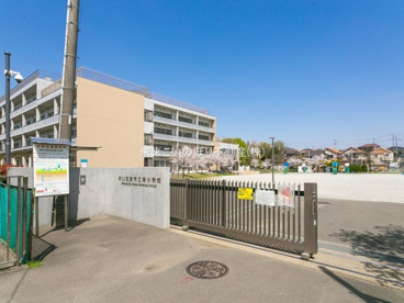 さいたま市立栄小学校の画像1