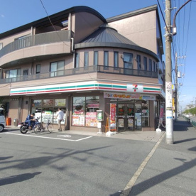 セブンイレブン足立島根店の画像1