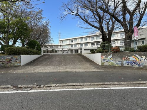 御所ケ丘小学校の画像