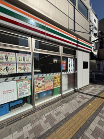 セブン-イレブン目黒青葉台の画像1